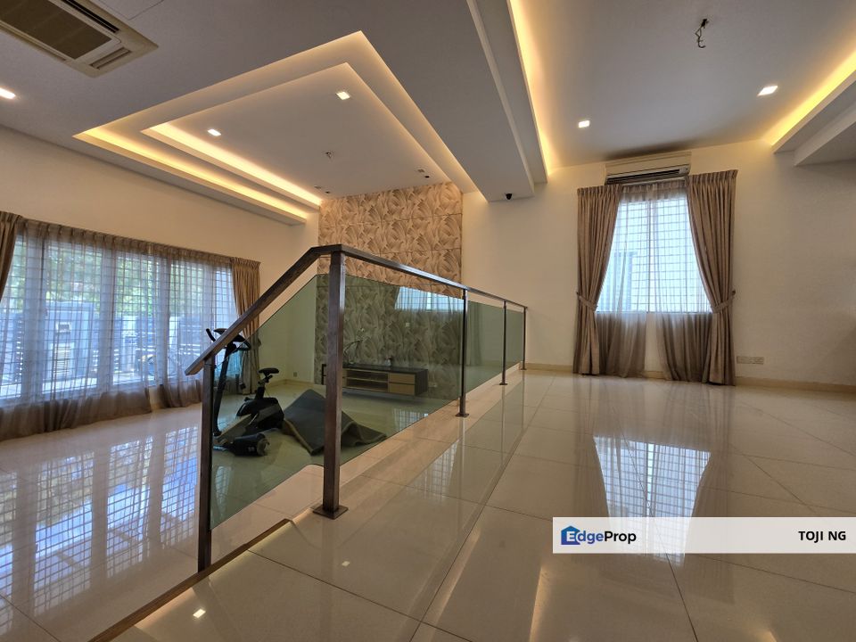 Designer-Reno End Lot | 2.5-Storey Link with Open Frontage & Ample Parking, Selangor, Bandar Kinrara Puchong