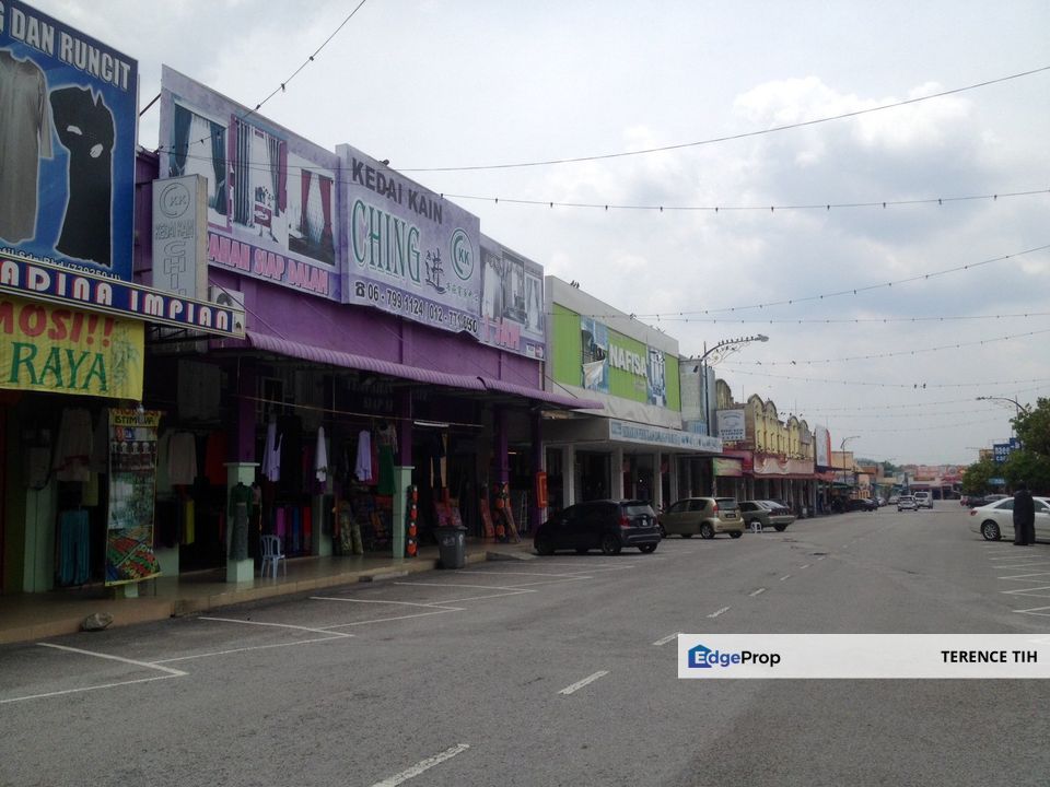 Nilai 3, Nilai Textile Walk, ROI 5.6 % for Sale @RM850,000 By 