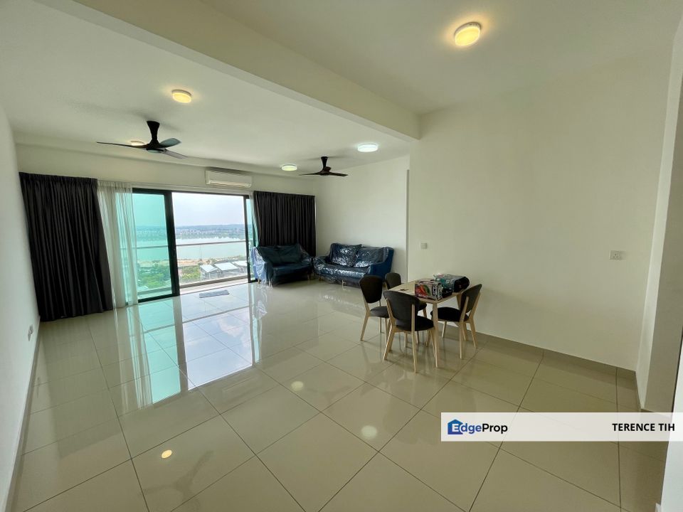 Skyvilla D'island Corner Unit Partly Furnished for Rental RM2,000 By