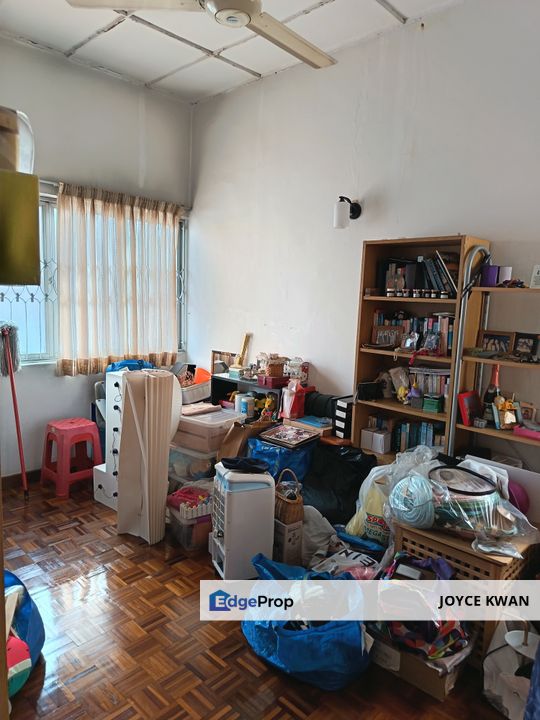 1 SMALL ROOM TO-LET! FACING FIELD!, Selangor, Petaling Jaya