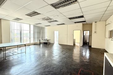 Bandar Pinggiran Subang