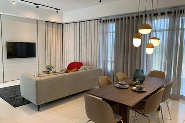 Special Early Bird Rebate ! Come With Furnish!