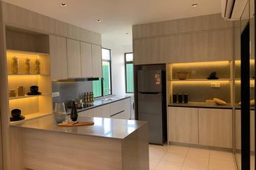 Special Early Bird Rebate ! Come With Furnish!