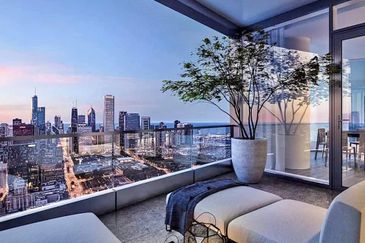 [ Semi-D Condo with 3R3B ][ 10km to City Centre ]