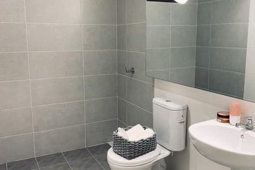 🔥Below Market Price FREEHOLD ,Good Access🚗