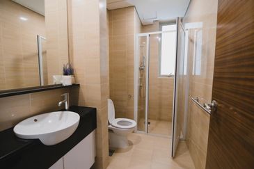 **FULLY FURNISHED CONDO  FOR SALE IN KUALA LUMPUR 