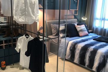 Luxury Sky SEMI -D Condo 