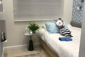 Luxury Sky SEMI -D Condo 