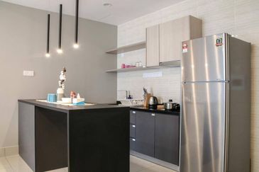 Luxury Hilltop Condominium Skyline View KL City