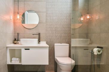 Luxury 5 Star Condo NEXT to Mont Kiara