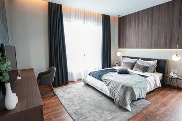 Largest Unit,Good Access,Green Environment