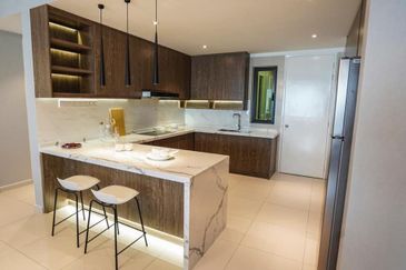 Largest Unit,Good Access,Green Environment