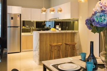 FREEHOLD 3R2B installment Rm1400 Private Balcony