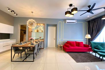 FREEHOLD CONDO ONLY 15 Floors Superb Low Density