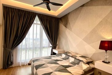 FREEHOLD CONDO ONLY 15 Floors Superb Low Density