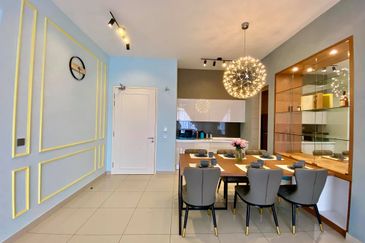 FREEHOLD CONDO ONLY 15 Floors Superb Low Density