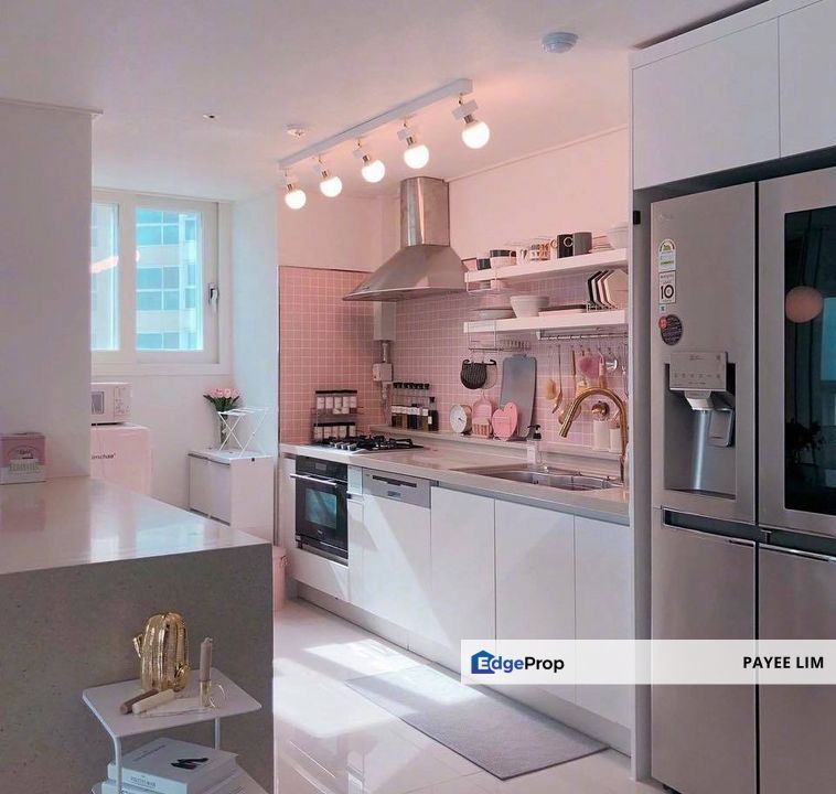 [ Beside LRT ] 4 Station KLCC Ampang Suite RM220K, Kuala Lumpur, KLCC