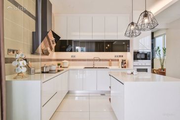  Fully Furnished Condo 3km to Pavliion 2