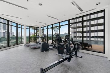 Super Low dense Mid Valley Invest property 