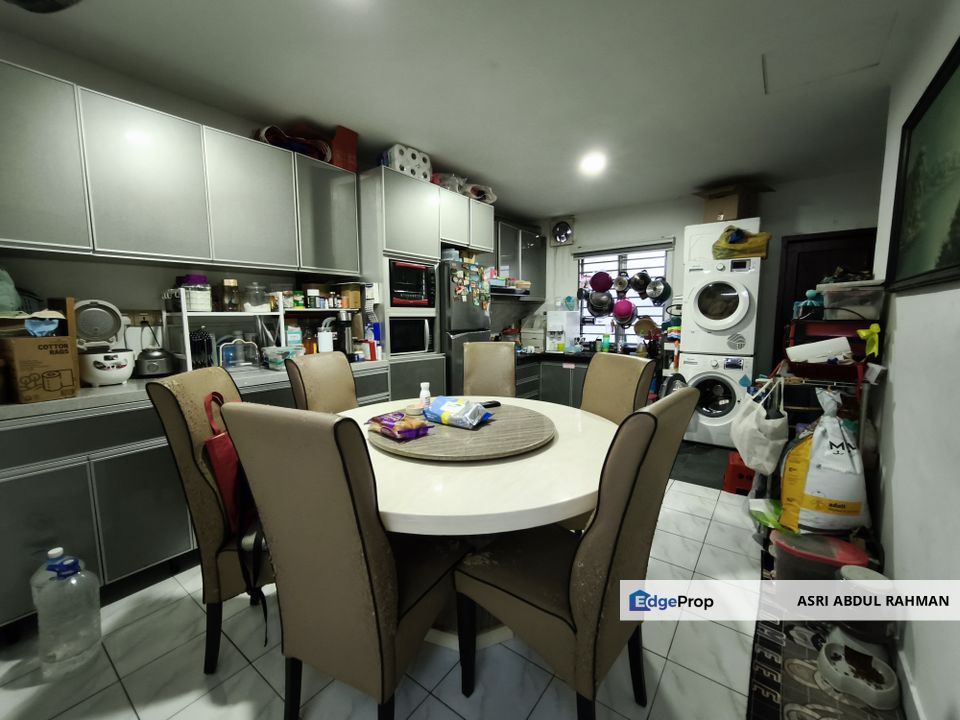 Taman Puchong Utama 2 Storey Extended Terace House, Selangor, Puchong