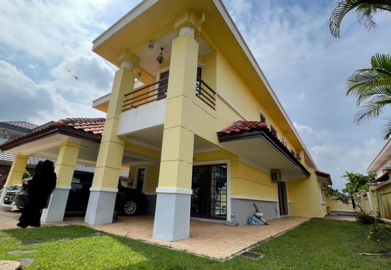 Semi-D House 5 Rooms 5 Baths for Sale in Sunway Damansara Kota Damansara