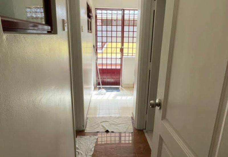 Semi-D House 5 Rooms 5 Baths for Sale in Sunway Damansara Kota Damansara