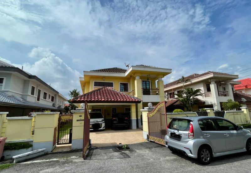 Semi-D House 5 Rooms 5 Baths for Sale in Sunway Damansara Kota Damansara
