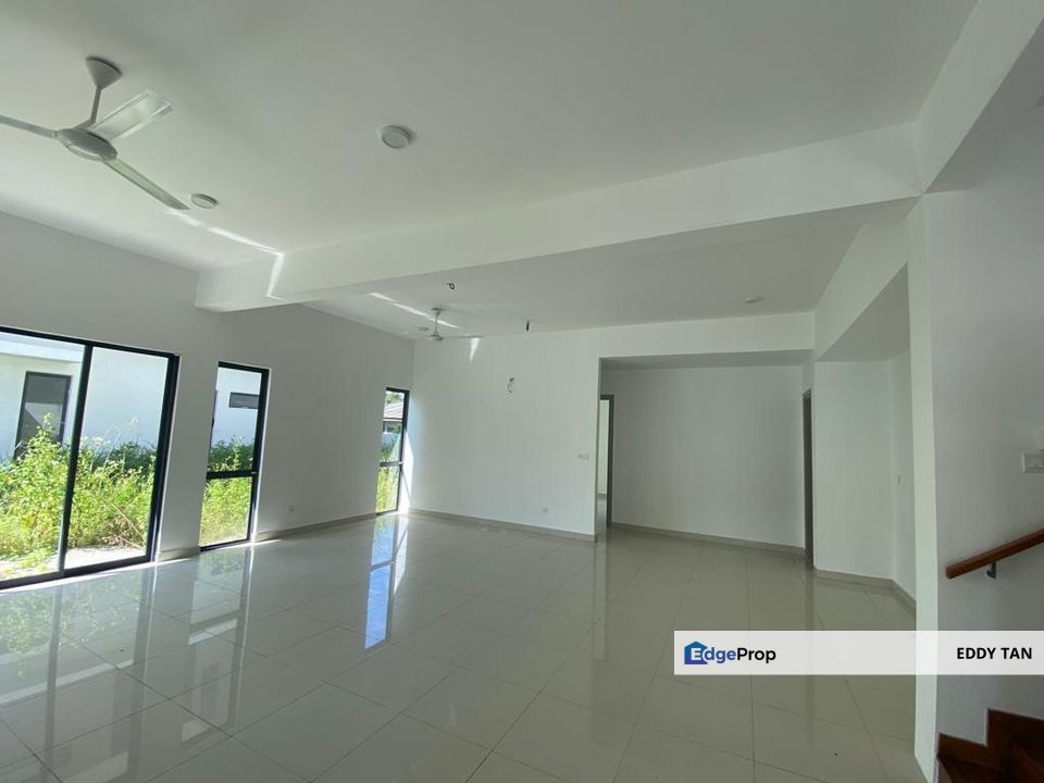 Laman Sutera Semi-D 6 Bedrooms For Sale in Bukit Lanchong Subang Jaya, Selangor, Putra Heights
