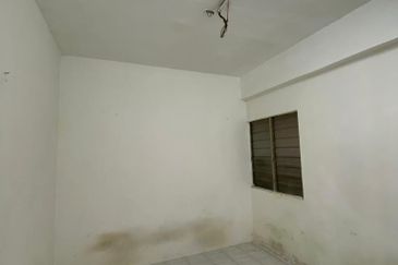 Taman Pinggiran Putra