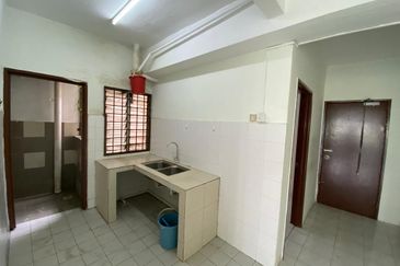 Taman Pinggiran Putra