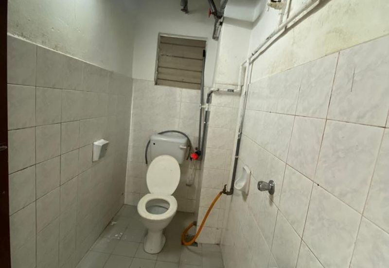 Taman Pinggiran Putra