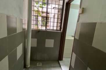 Taman Pinggiran Putra