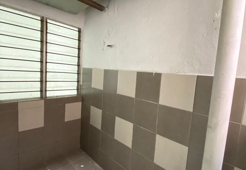 Taman Pinggiran Putra