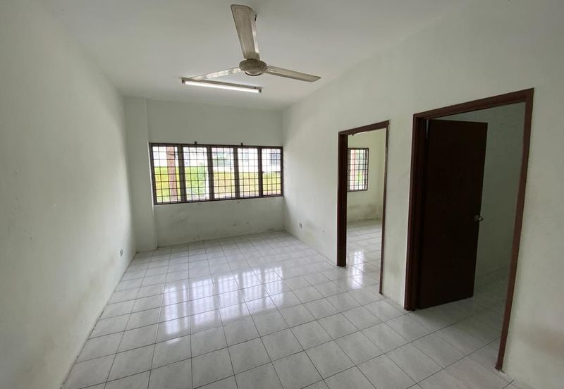 Taman Pinggiran Putra