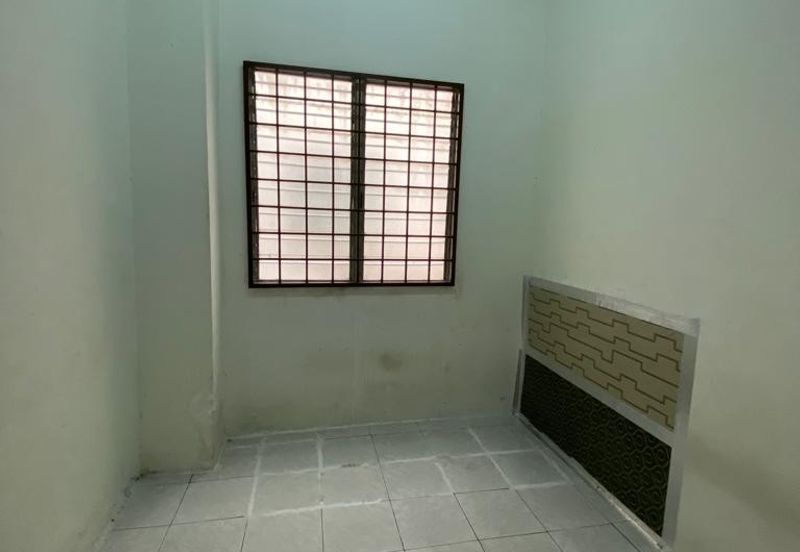 Taman Pinggiran Putra