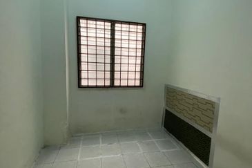 Taman Pinggiran Putra