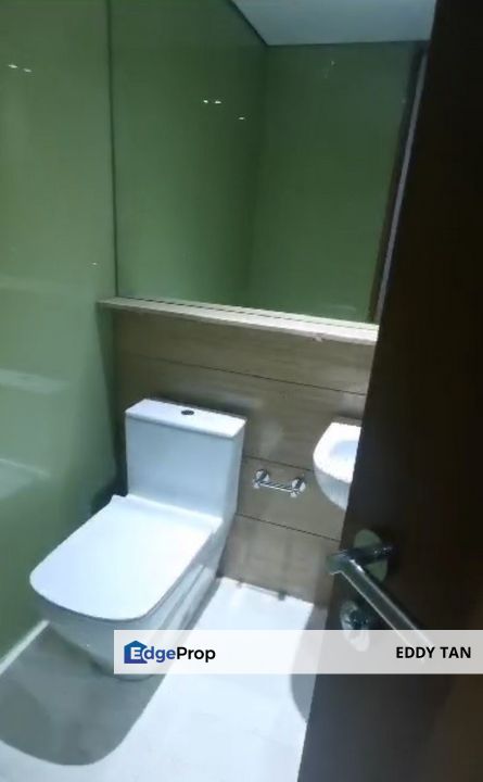 Sky Suites KLCC Master room wt Bathroom and Wi-fi for Rent near Lrt Monorail, Kuala Lumpur, KLCC