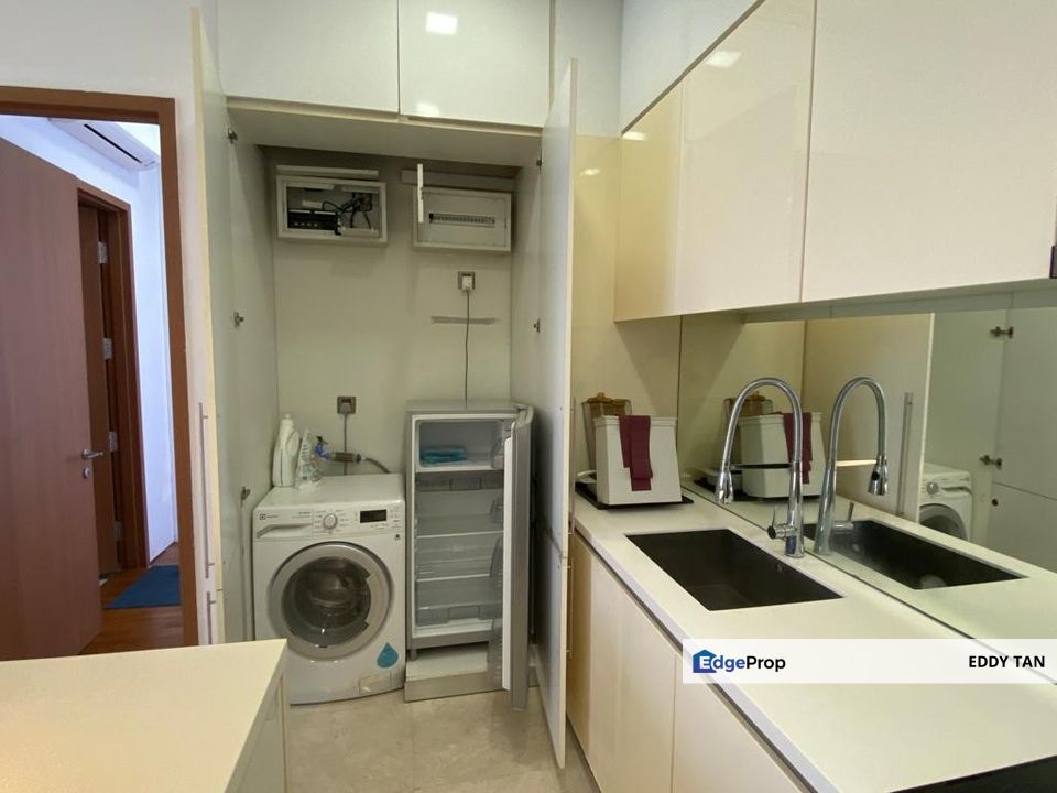 SOHO Suites KLCC 1+1 Rooms 1 Bath For Rent near Monorail LRT, Kuala Lumpur, KLCC