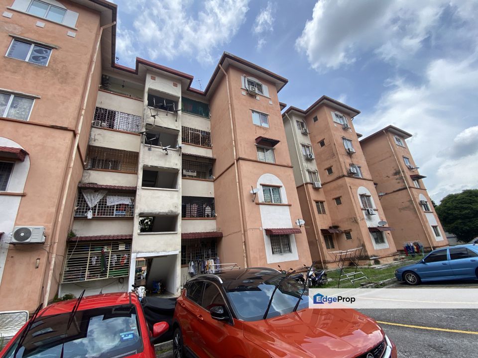 Pangsapuri Sri Kemuning 3 Bedrooms Partly Furnished for Sale in Kota Kemuning, Selangor, Kota Kemuning