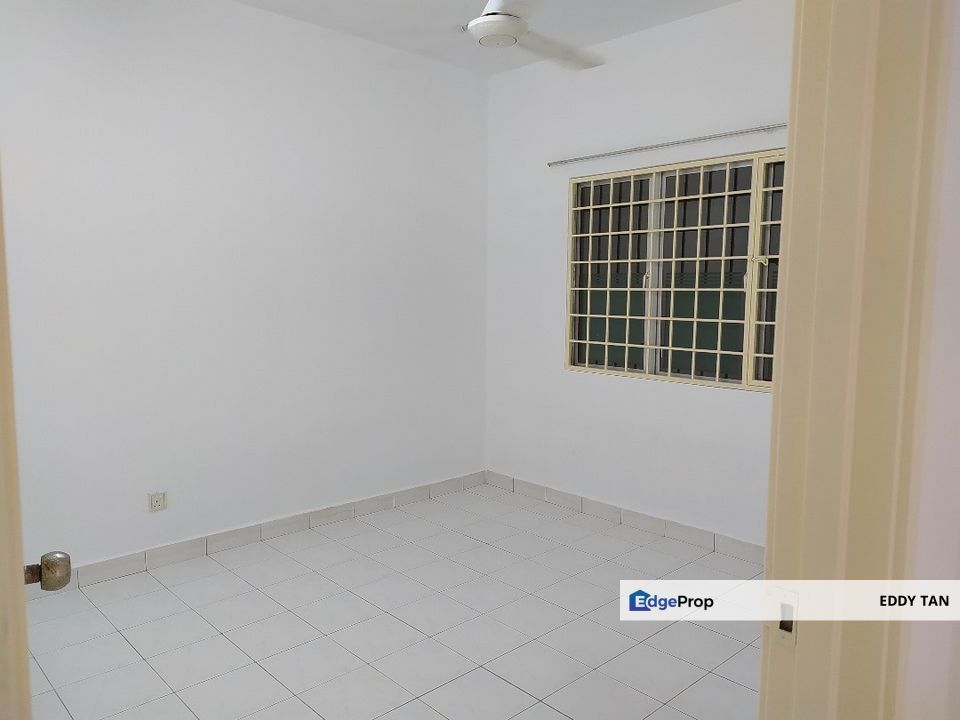Pangsapuri D'Cahaya 3 Rooms for Sale in Bandar Kinrara, Puchong, Selangor, Bandar Kinrara Puchong