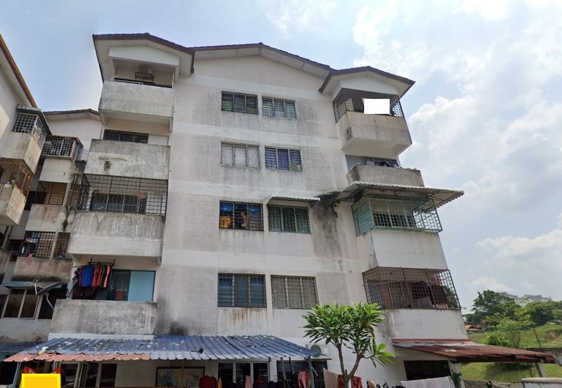 Glen Court, Bandar Sungai Long