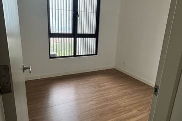 THE PULSE RESIDENCE & THE PULSE