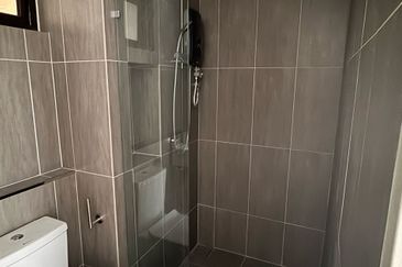 THE PULSE RESIDENCE & THE PULSE