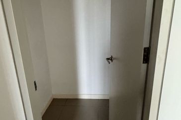 THE PULSE RESIDENCE & THE PULSE