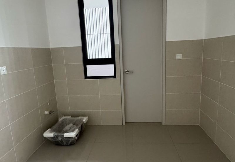 THE PULSE RESIDENCE & THE PULSE