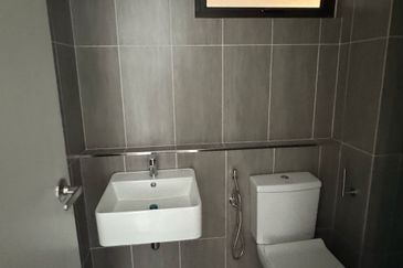 THE PULSE RESIDENCE & THE PULSE