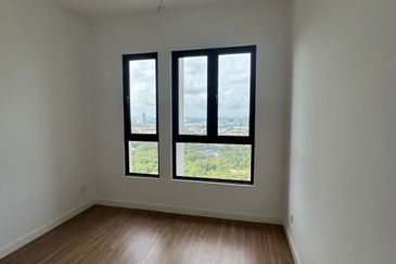 THE PULSE RESIDENCE & THE PULSE