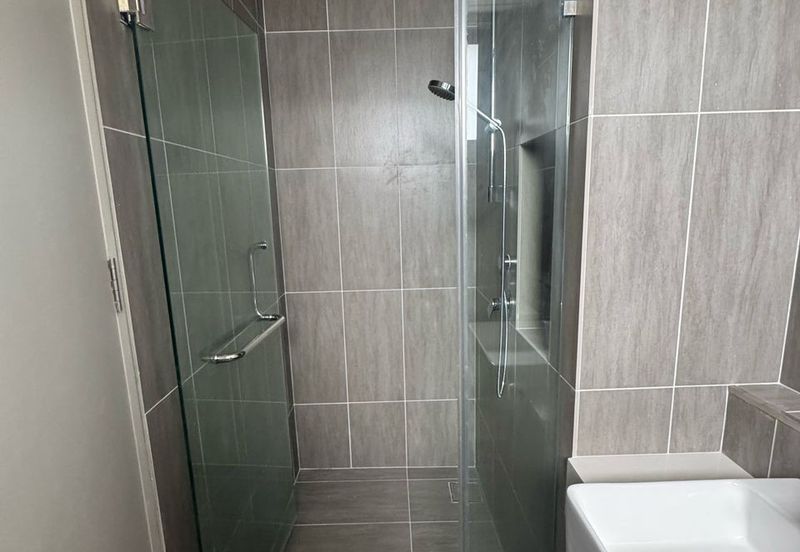 THE PULSE RESIDENCE & THE PULSE