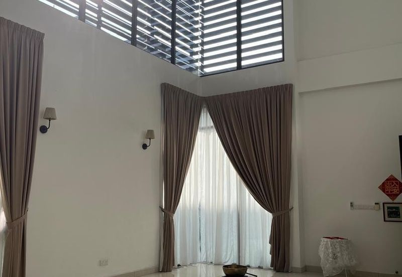 3-Storey Bungalow 6 Rooms 6 Baths For Sale in Long Beach Residence, Kota Kemuning