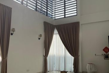 3-Storey Bungalow 6 Rooms 6 Baths For Sale in Long Beach Residence, Kota Kemuning
